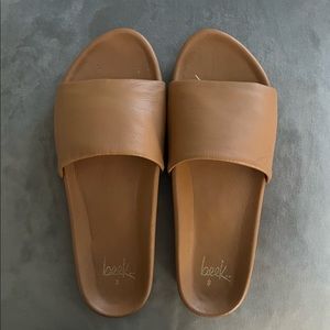 Beek… Pelican Tan (honey) Leather “Flatform”  Womens Sandal Size 8